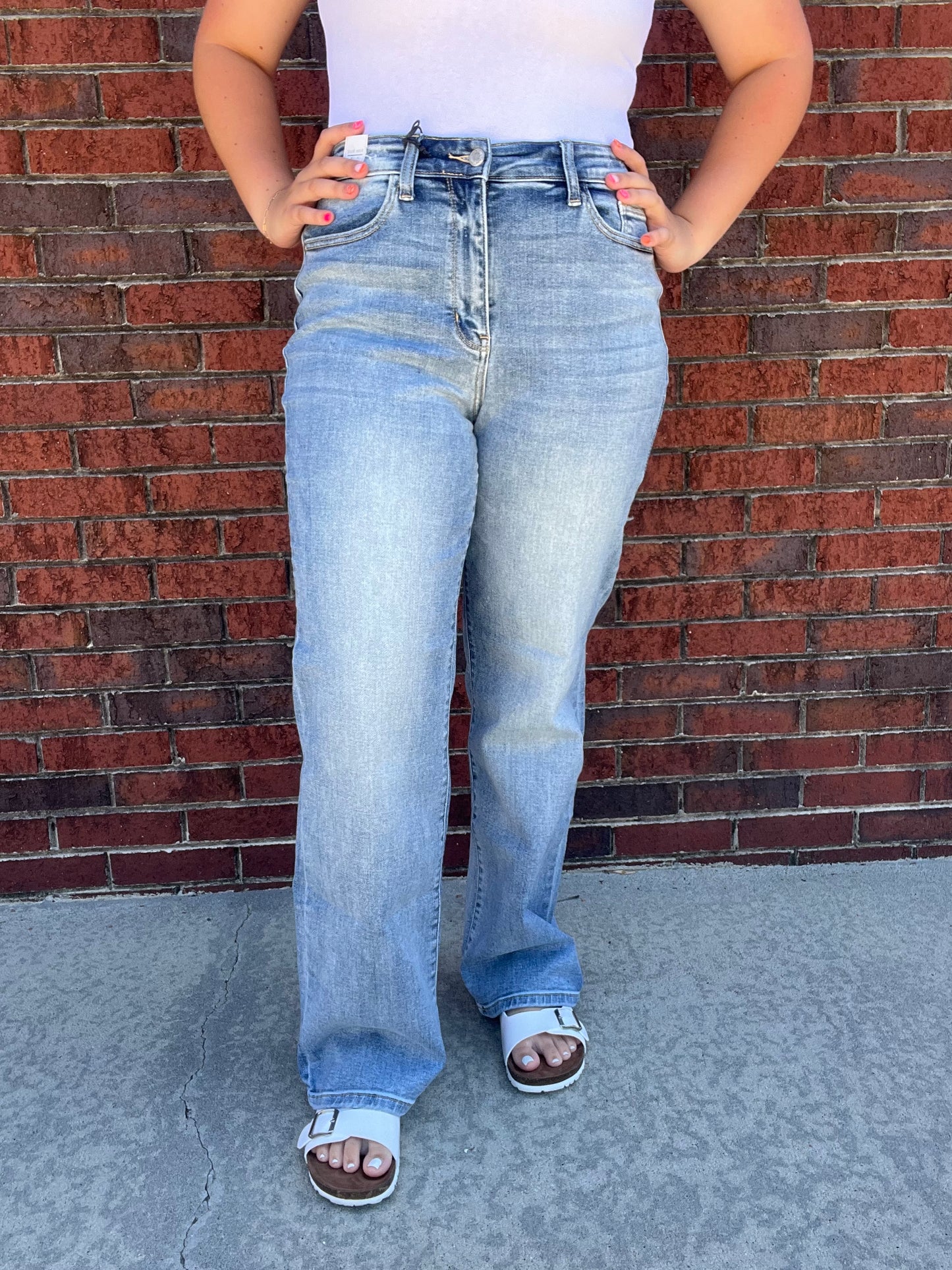 Judy Blue Light Wash Straight Leg