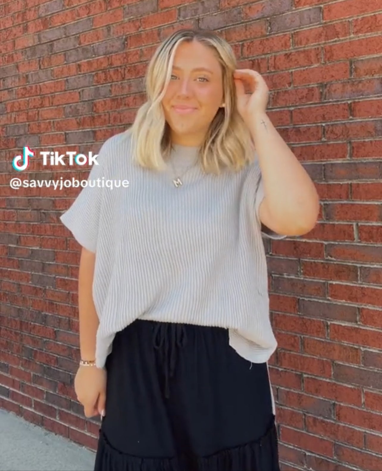 VIRAL Lightweight Sweater